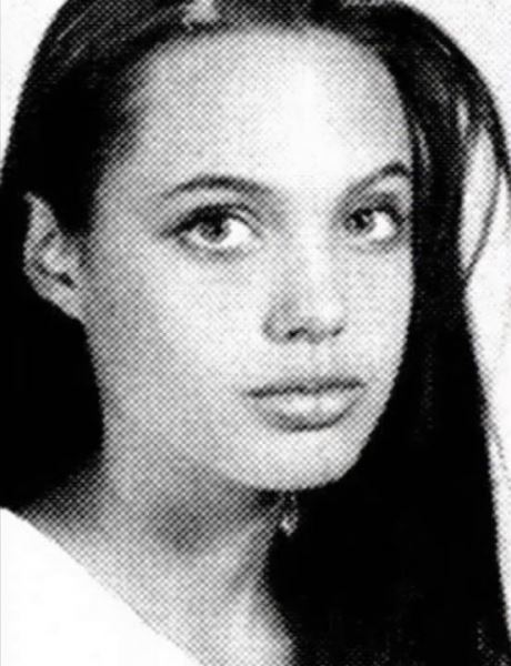 Как в юности выглядела Анджелина Джоли?